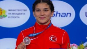 Milli güreşçi Nesrin Baş dünya şampiyonu